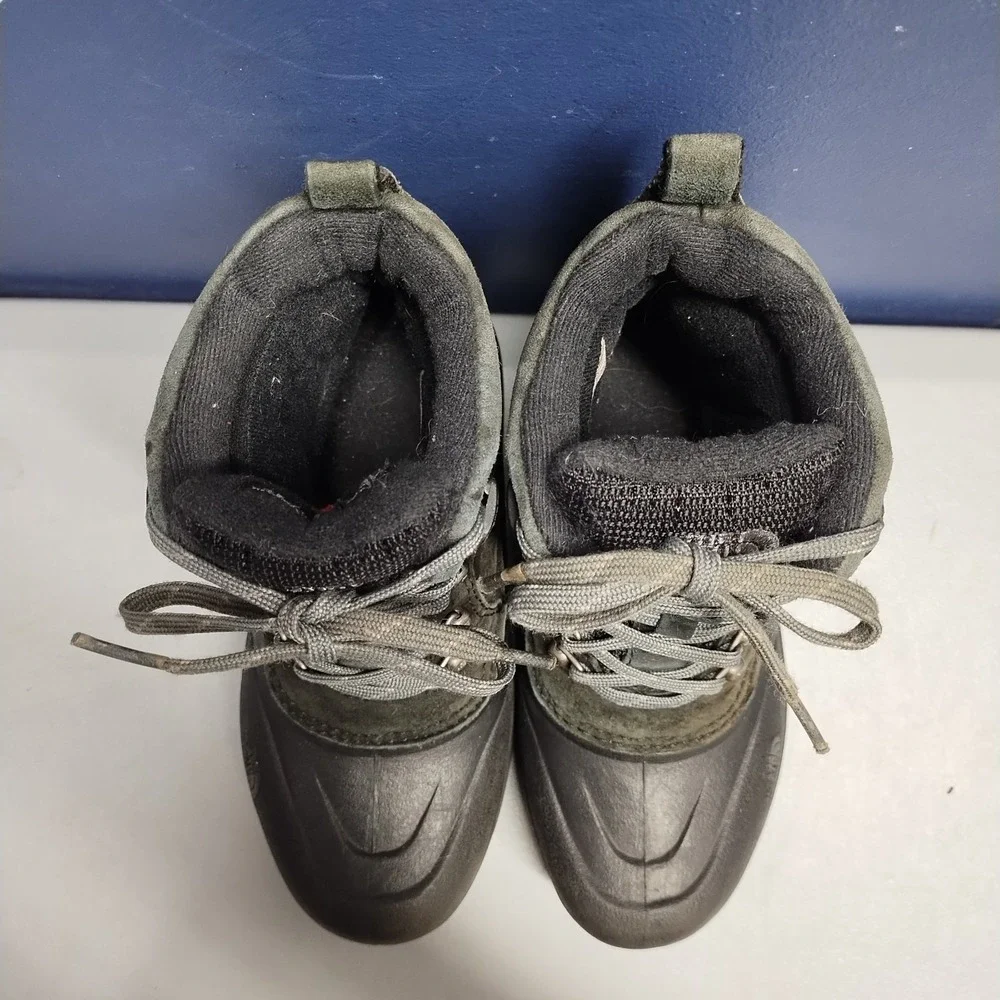 The North Face Chilkat II Winter Snow Boots Boys Size 4 Black Waterproof Lace Up